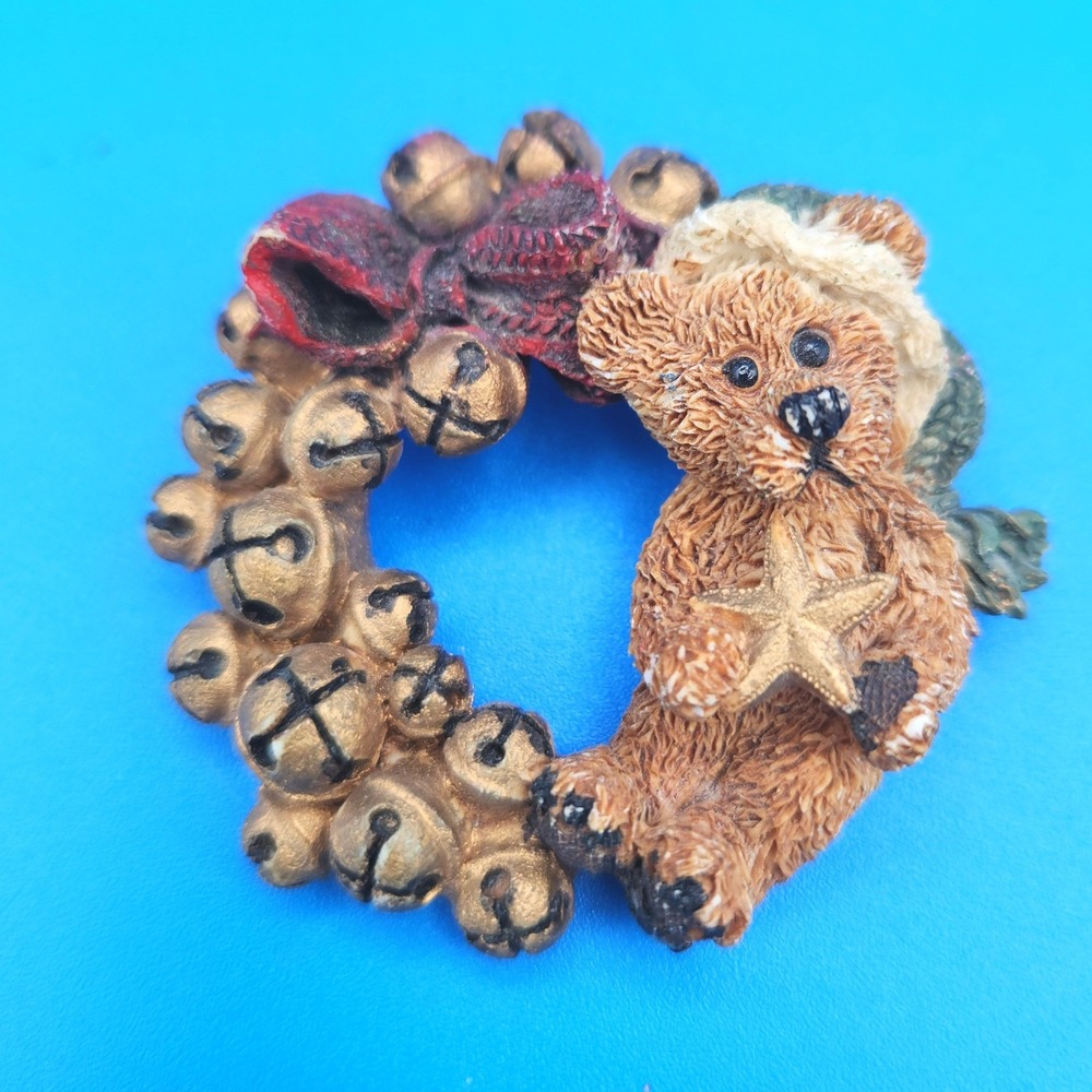 Vintage Boyd's Bear Christmas Wreath Teddy Bear Brooch Gold Jingle Bells Pin
